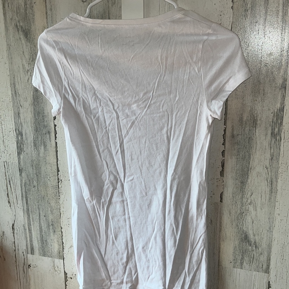 Basic White Tee - Picture 4 of 4
